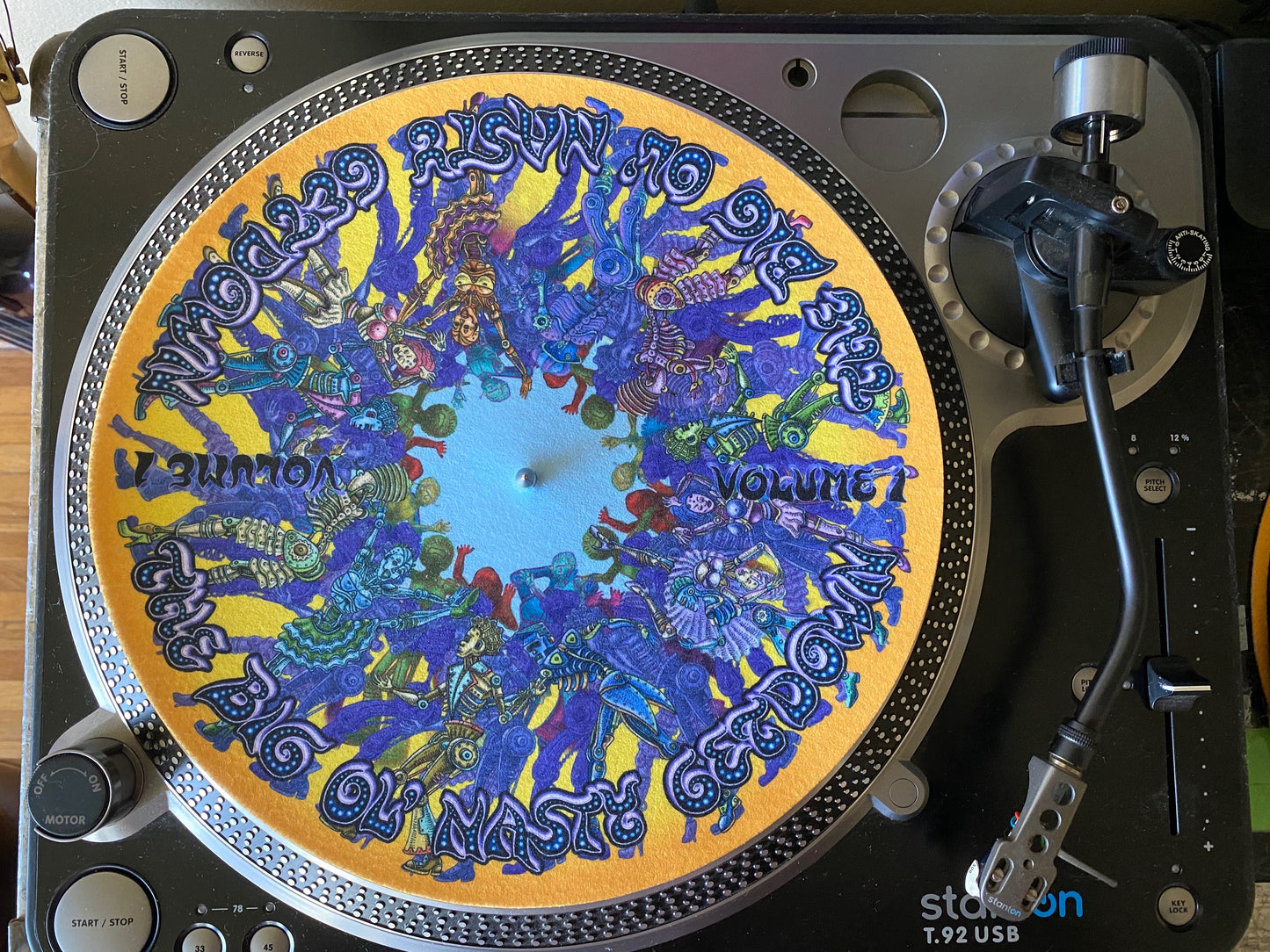 Big Ol' Nasty Getdown x EMEK - Dancing Robots - Double Sided Turntable Slipmat